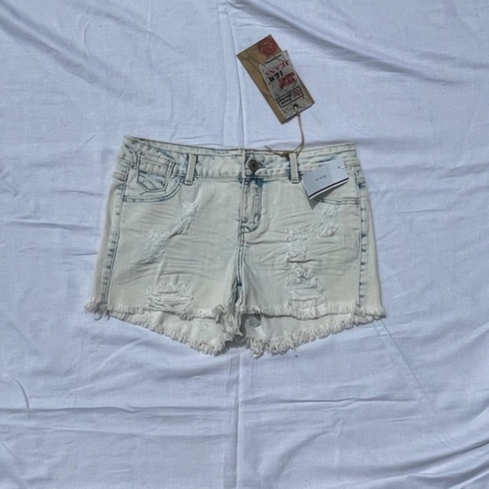 New Acid Wash Jean Shorts - Picture 8 of 8